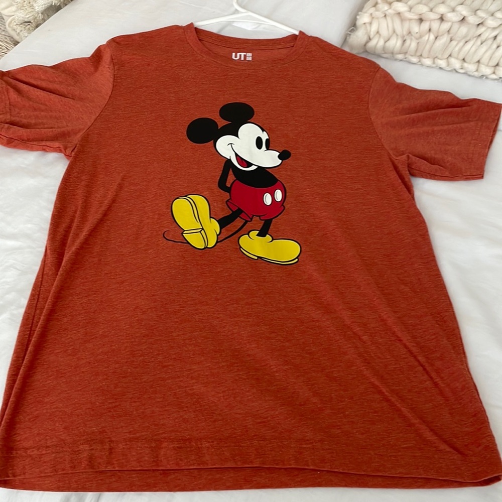 Disney Uniqlo Mickey Mouse tshirt